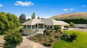 5710 Primrose Ct, Moxee, WA 98936