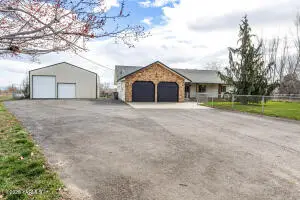 81 Grissom Ln, Yakima, WA 98903 - #2