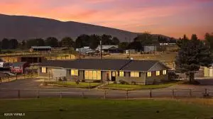 7773 N Wenas Rd, Selah, WA 98942