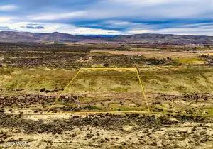 270 Snowy Owl Ln, Yakima, WA 98908 - #3