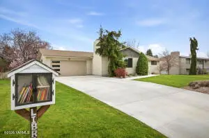 801 S 58th Ave, Yakima, WA 98908 - #2