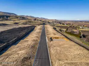 1660 SW Kelandren Dr #22, Prosser, WA 99350