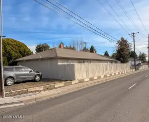 1909 W Nob Hill Blvd, Yakima, WA 98902 - #2