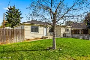 906 W Entiat Ave, Kennewick, WA 99336 - #2