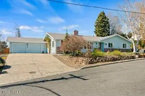608 N 56th Ave, Yakima, WA 98908 - #3