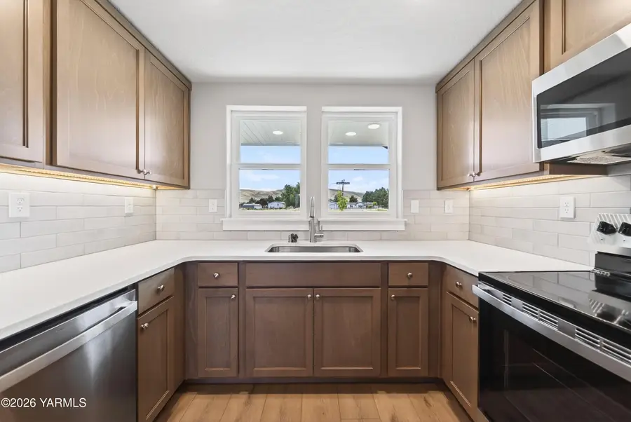 5815 Woolsey Dr, Yakima, WA 98903 - #3