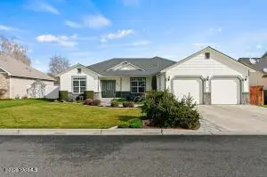 8507 Midvale Rd, Yakima, WA 98908