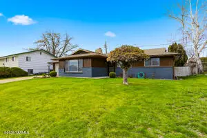 408 S 65th Ave, Yakima, WA 98908 - #1