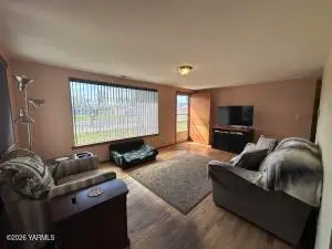 723 E 14th Ave, Kennewick, WA 99337 - #2