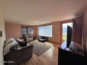 723 E 14th Ave, Kennewick, WA 99337 - #3