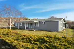 401 Clemans View Rd, Selah, WA 98942 - #1