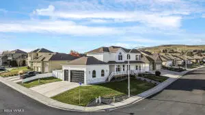 304 S 92nd Ave, Yakima, WA 98908