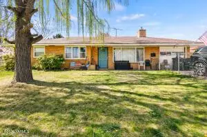 306 N 41st Ave, Yakima, WA 98908 - #1