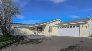 2889 Stone Rd, Yakima, WA 98908 - #1