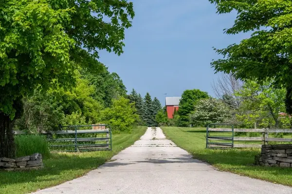 7448 Hillside Rd, Egg Harbor, WI 54209