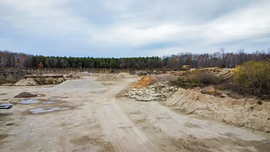 8359 High Ridge Rd, Gibraltar, WI 54212 - Image #2