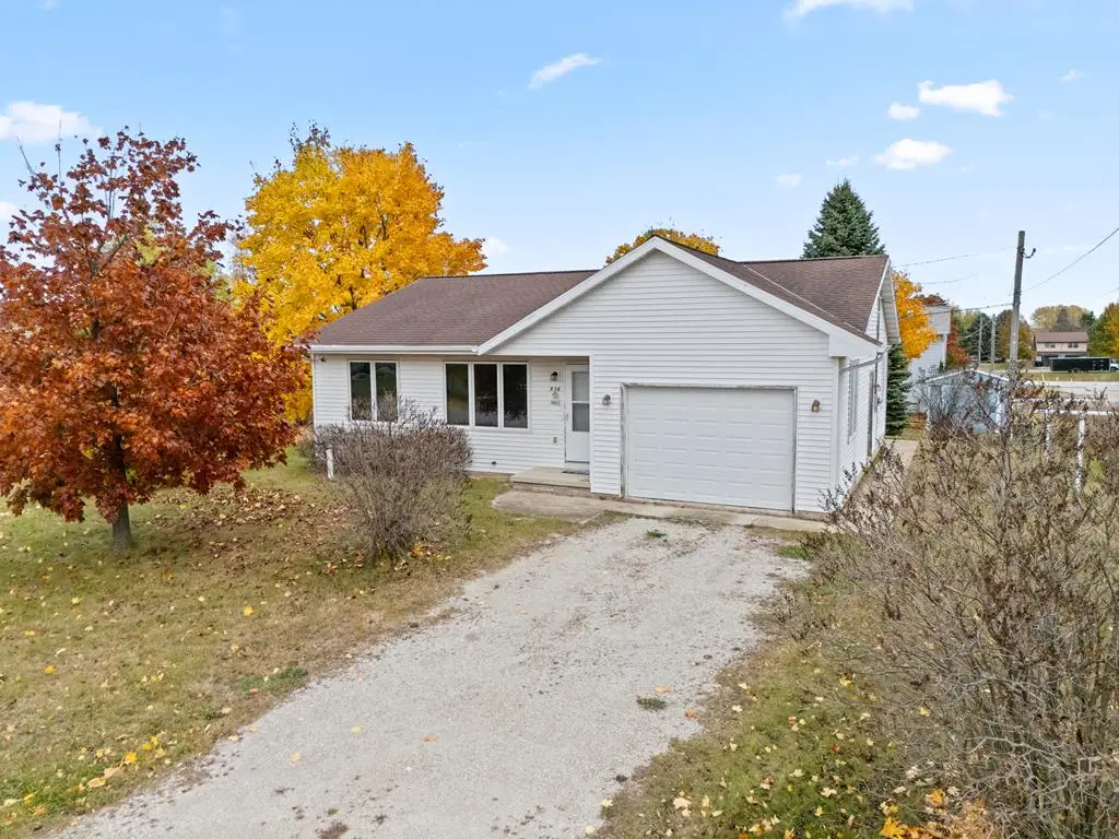 936 S Fulton Ave, Sturgeon Bay, WI 54235 - Image #1