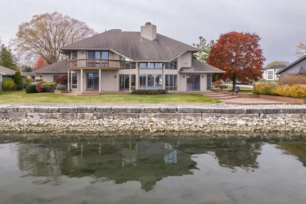 628 E Vine Ct, Sturgeon Bay, WI 54235 - Image #1