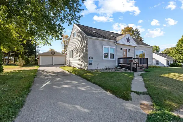 710 Washington St, Algoma, WI 54201