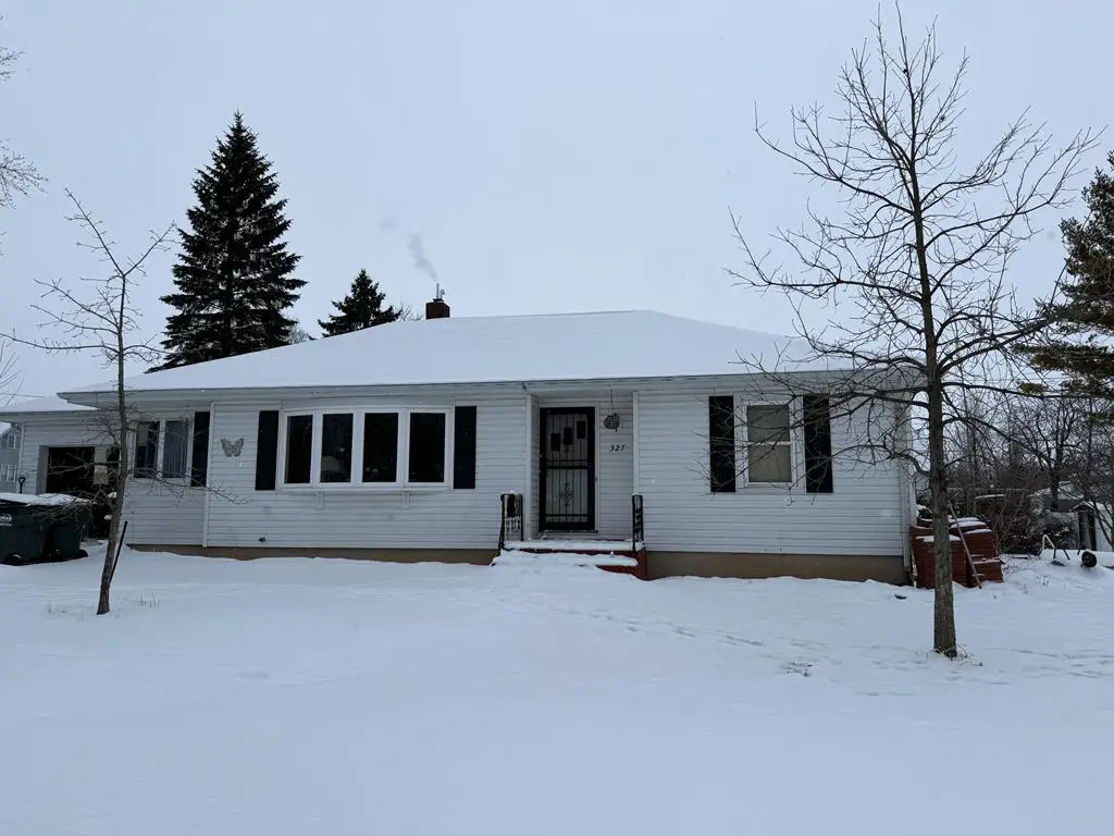 327 Lawndale Ave, Algoma, WI 54201 - Image #1