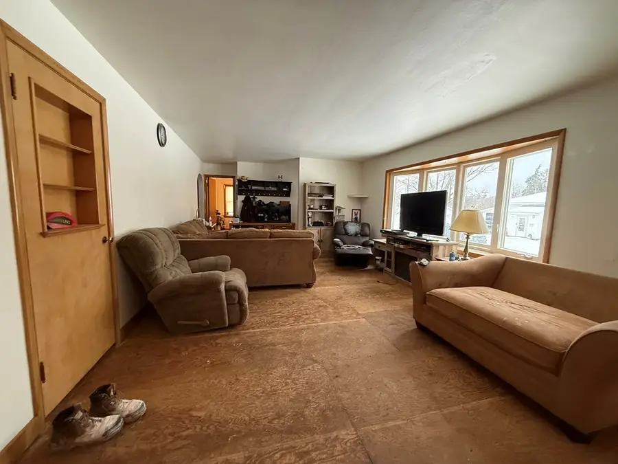 327 Lawndale Ave, Algoma, WI 54201 - Image #3