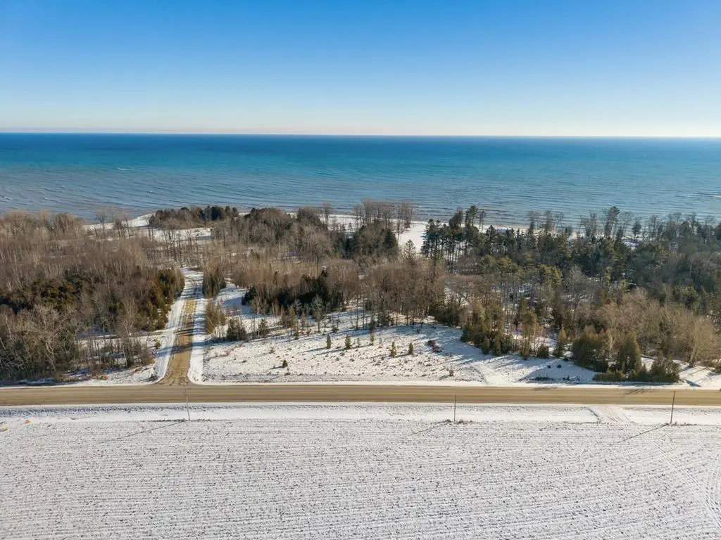 3 Bluff View Ct, Algoma, WI 54201 - Image #1