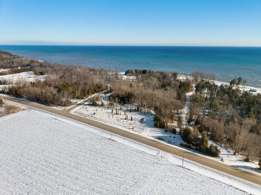 3 Bluff View Ct, Algoma, WI 54201 - Image #3