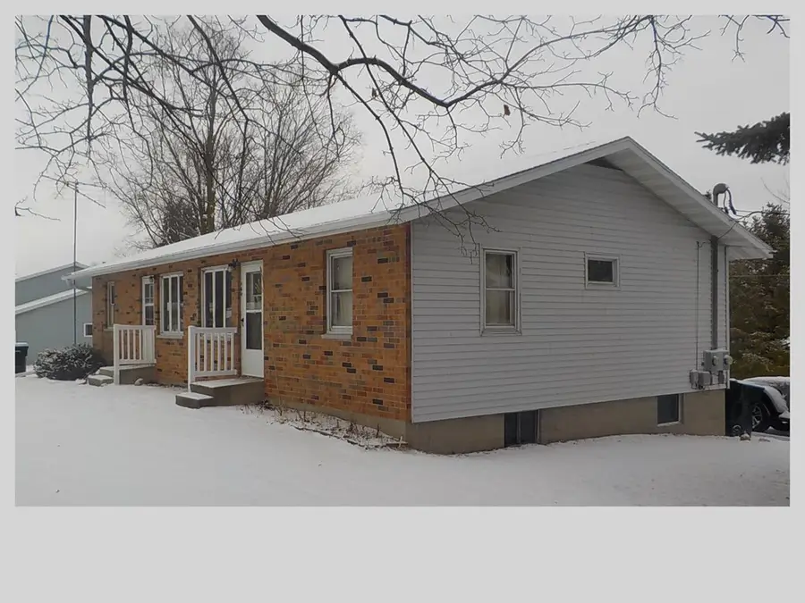 462/464 S Fulton Ave, Sturgeon Bay, WI 54235 - Image #2