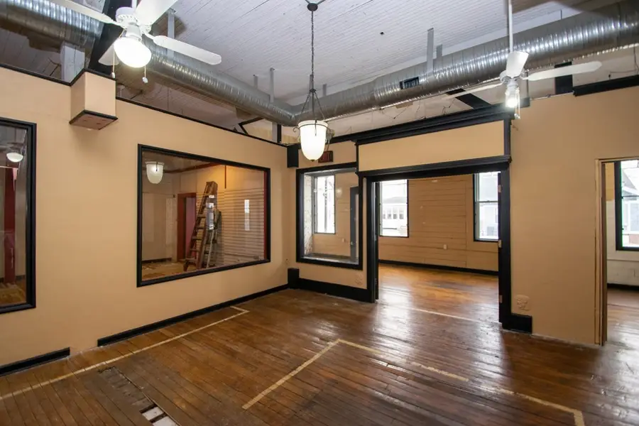 300 4th St, Algoma, WI 54201 - #2