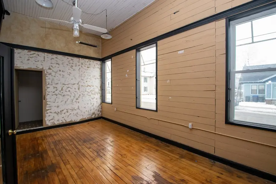 300 4th St, Algoma, WI 54201 - #3