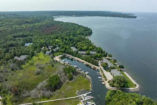 4654 Harbor Dr #K6, Egg Harbor, WI 54209