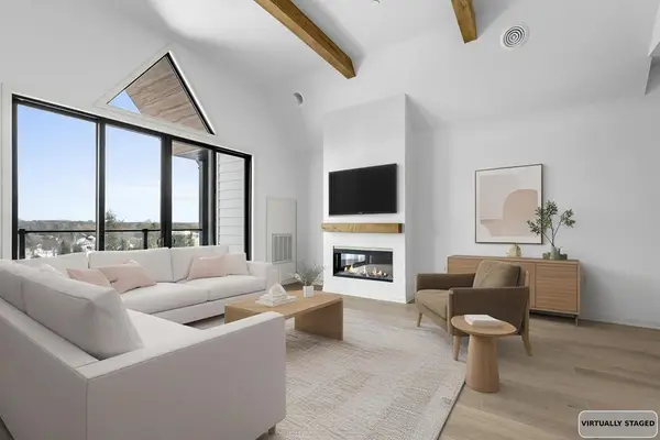 2399 Maple Dr #306, Sister Bay, WI 54234