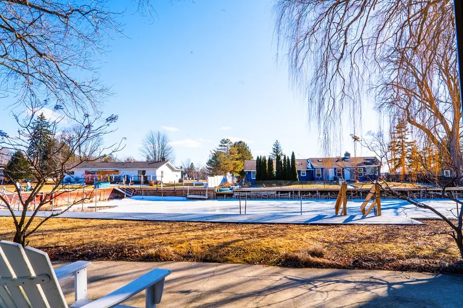 207 Bluebird Dr, Sturgeon Bay, WI 54235 - #2