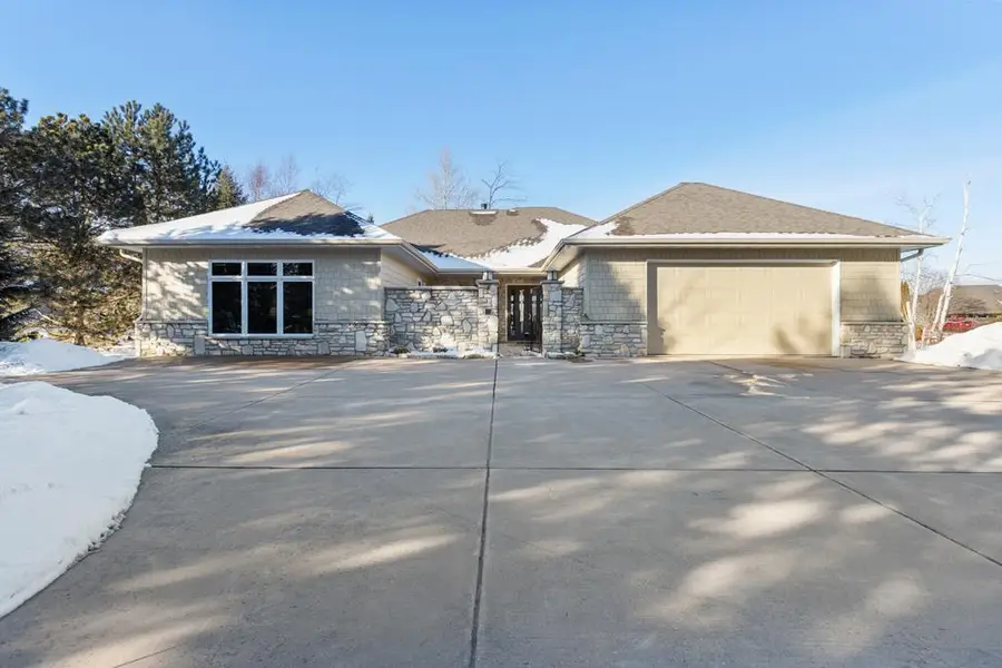 818 Ridgeway Dr, Sturgeon Bay, WI 54235 - #2