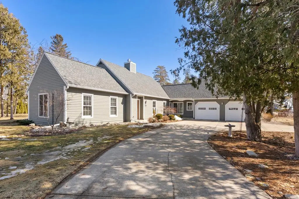 1512 Memorial Dr, Sturgeon Bay, WI 54235 - #1