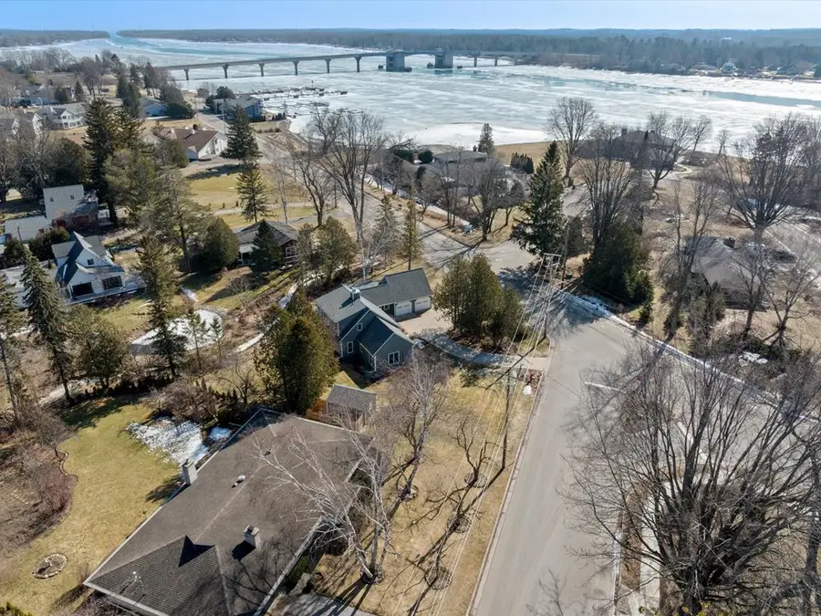 1512 Memorial Dr, Sturgeon Bay, WI 54235 - #3