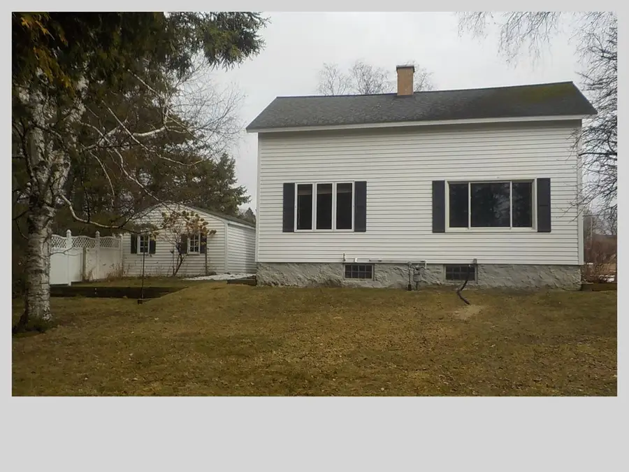 911 S 20th Pl, Sturgeon Bay, WI 54235 - #2