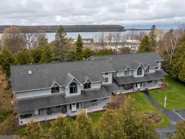 3042 Cedar St #401, Ephraim, WI 54211