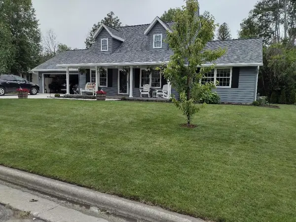 835 S Ridgeway Ave, Sturgeon Bay, WI 54235
