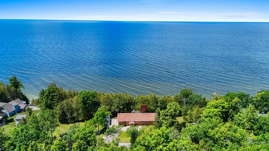 2441 White Star Rd, Brussels, WI 54204 - #3