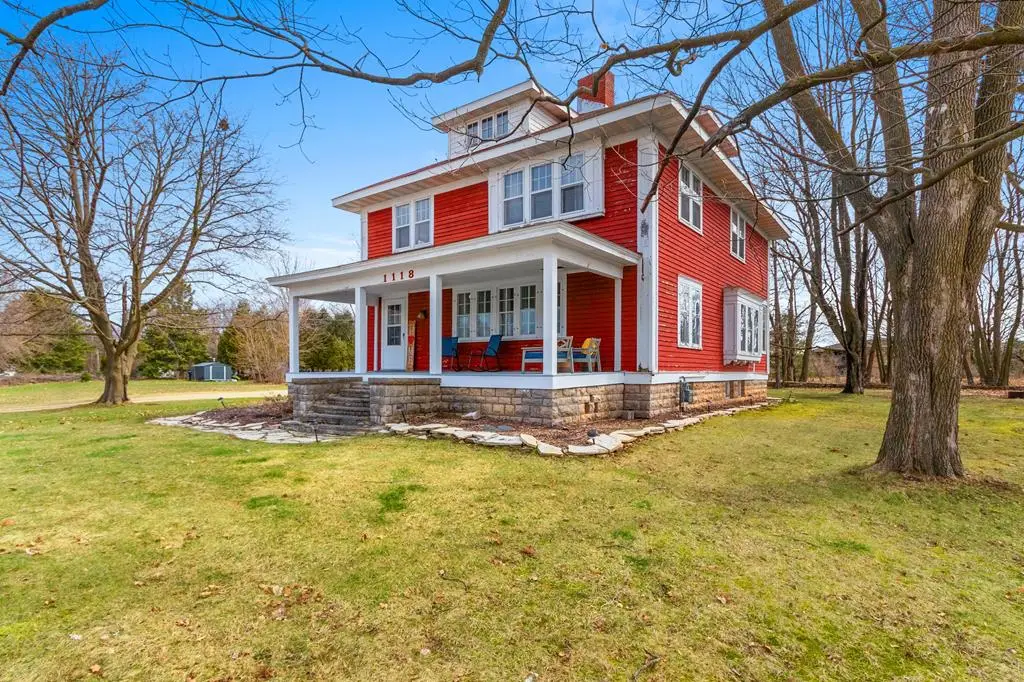 1118 N 8th Ave, Sturgeon Bay, WI 54235 - #1