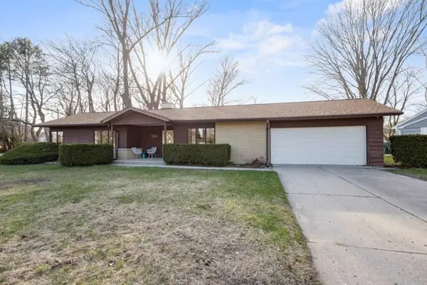 729 S 12th Ave, Sturgeon Bay, WI 54235 - #3