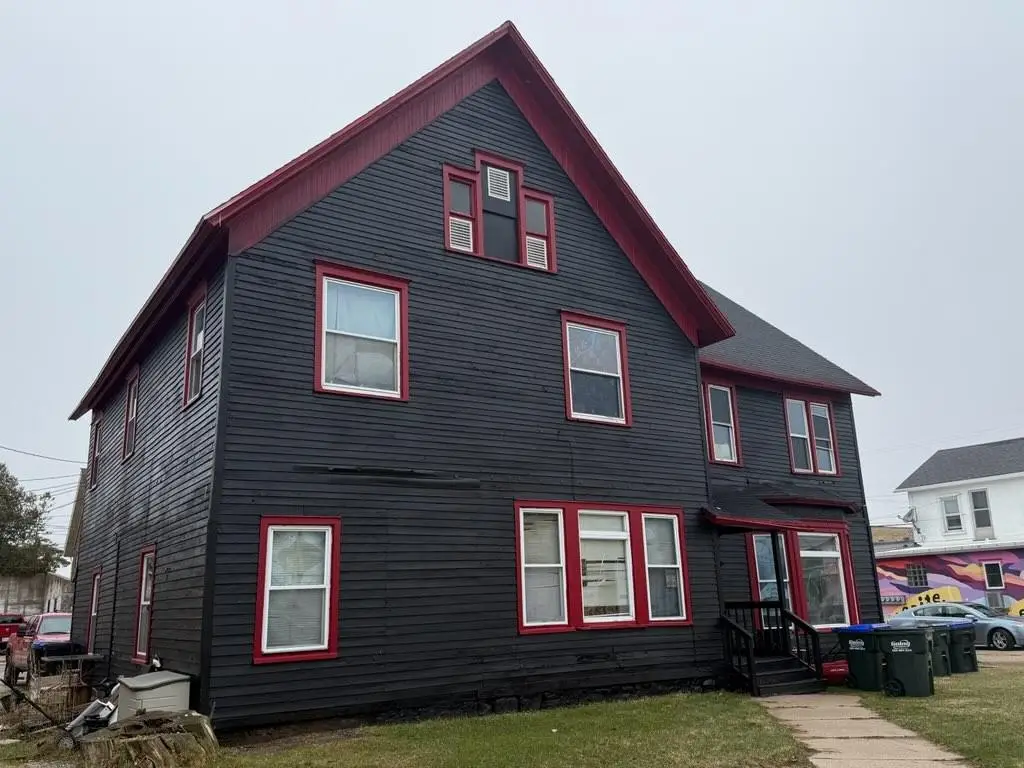 409 3rd St, Algoma, WI 54201 - #1