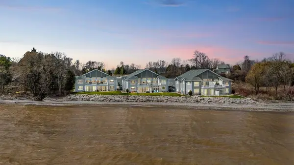 2614 Lake St, Algoma, WI 54201