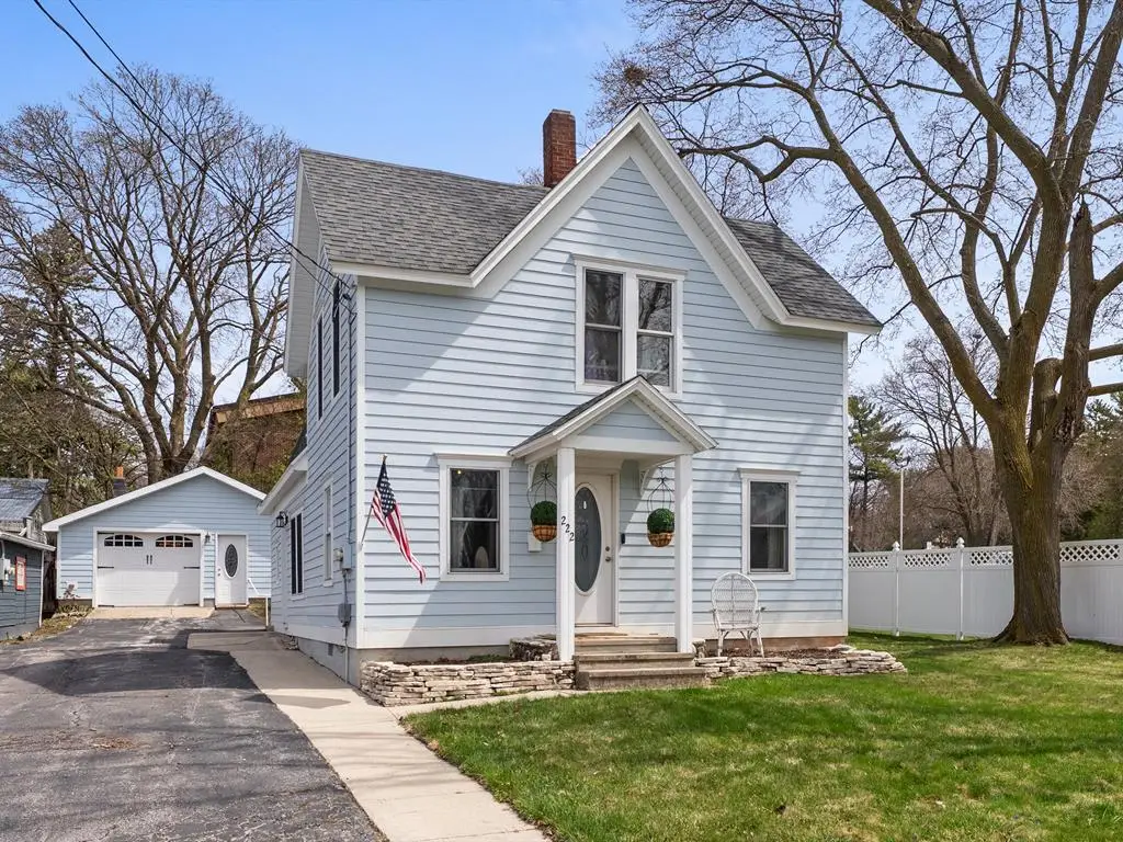222 N 7th Ave, Sturgeon Bay, WI 54235 - #1