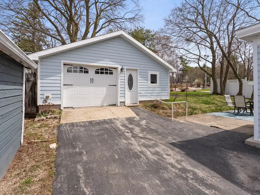 222 N 7th Ave, Sturgeon Bay, WI 54235 - #3