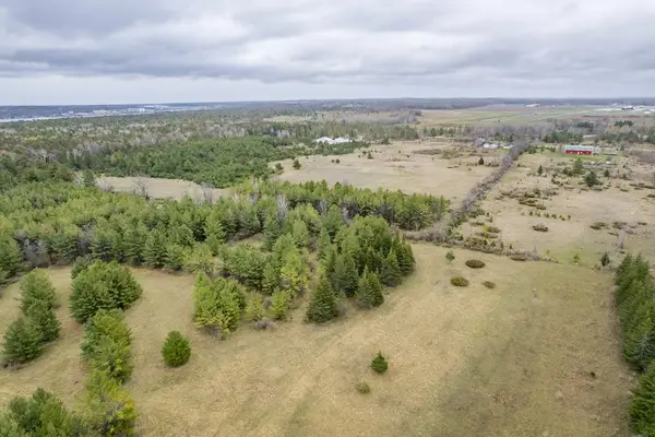 3920 Sargeant Rd, Sturgeon Bay, WI 54235
