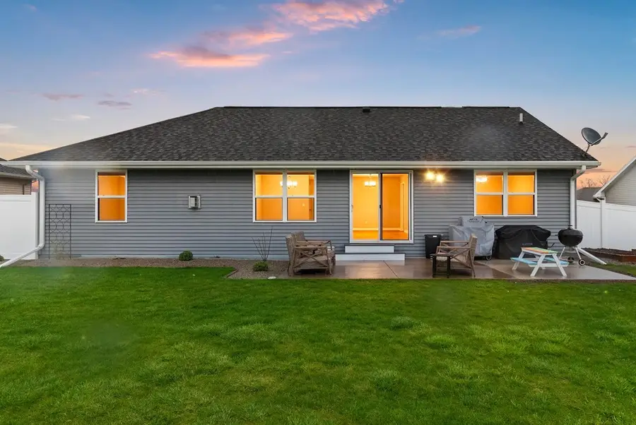 493 Harvest Hill Dr, Denmark, WI 54208 - #2