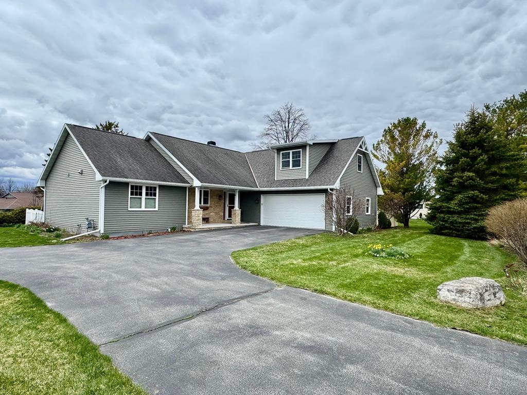 1823 Kentucky St, Sturgeon Bay, WI 54235 - #1