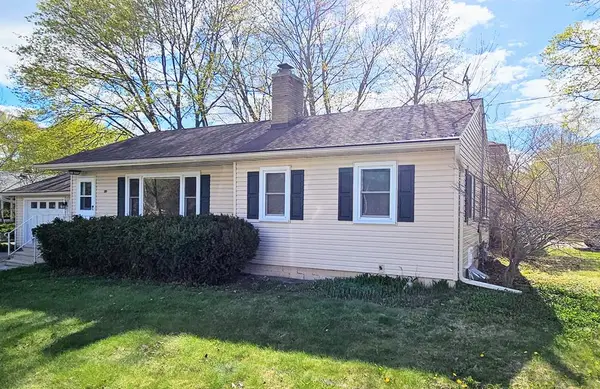 205 S 9th Ave, Sturgeon Bay, WI 54235